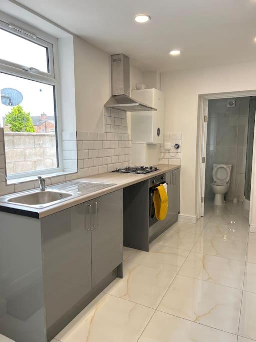 Catherine 5 Bedroom House Crewe Luaran gambar