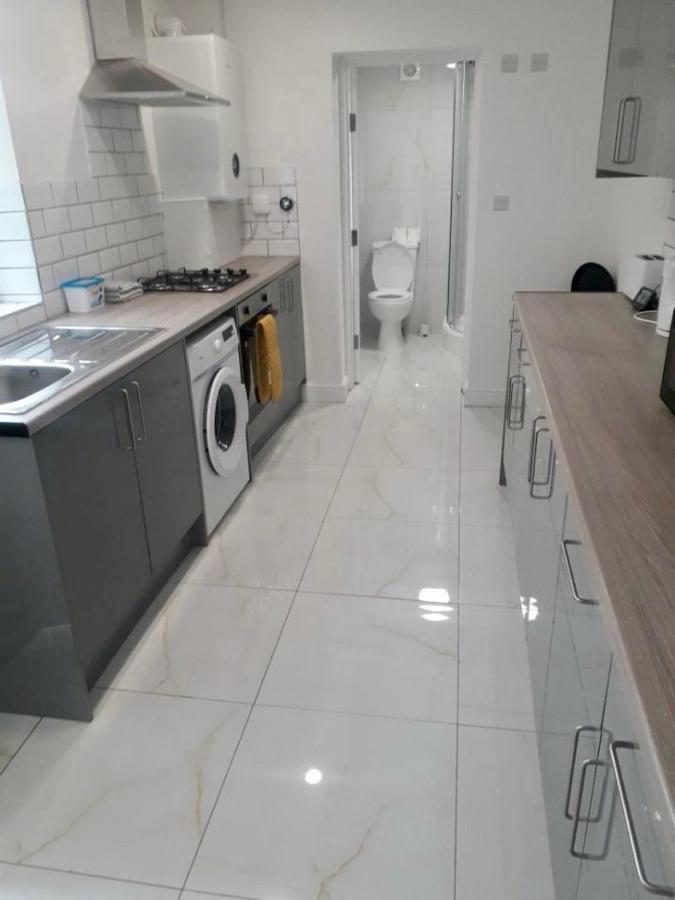 Catherine 5 Bedroom House Crewe Luaran gambar