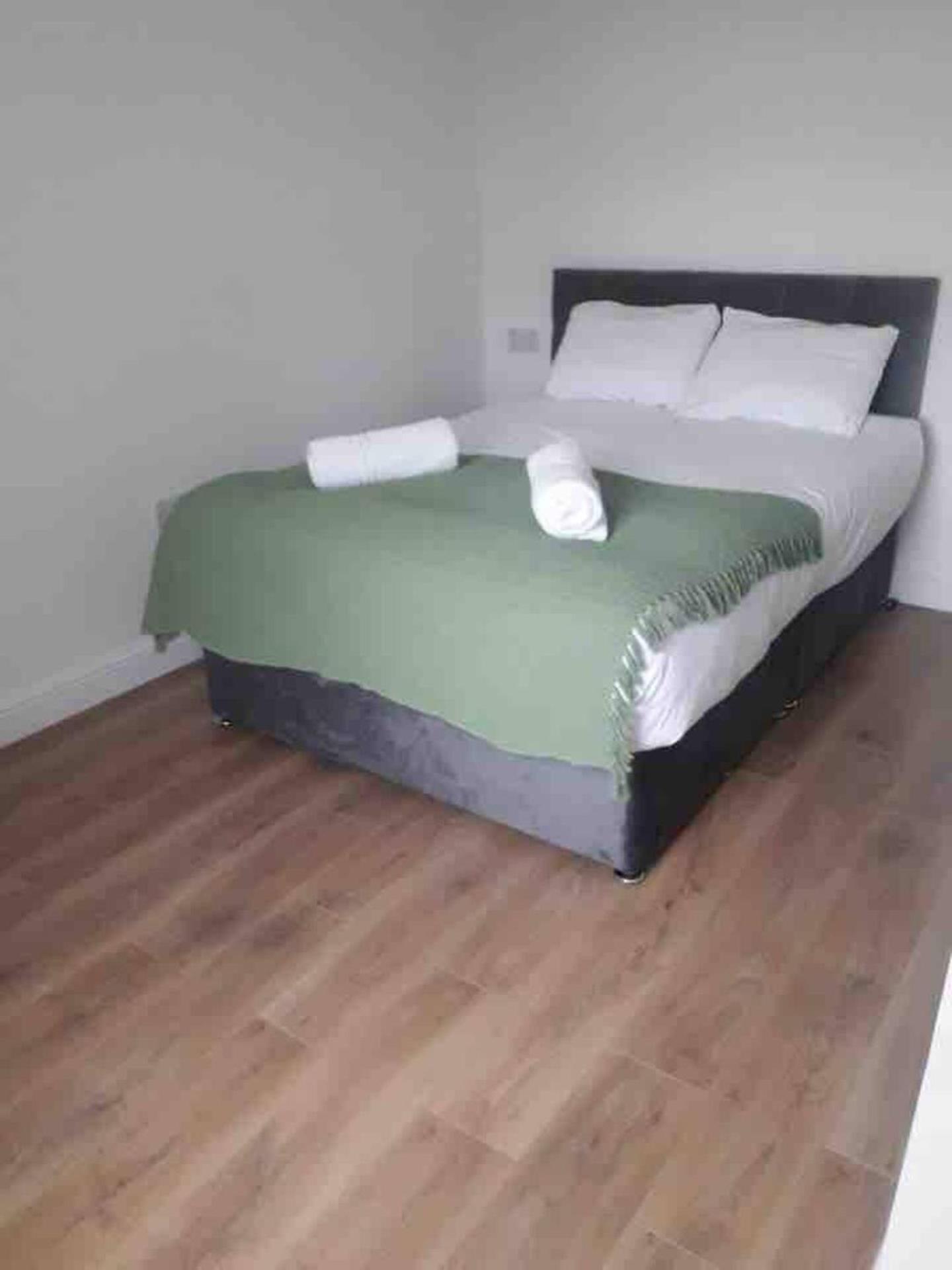 Catherine 5 Bedroom House Crewe Luaran gambar